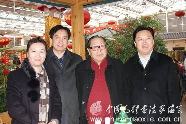 李霞、杨国林、贾松阳、常东风