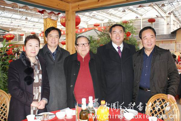 李霞、杨国林、贾松阳、孔维阳、王路敏