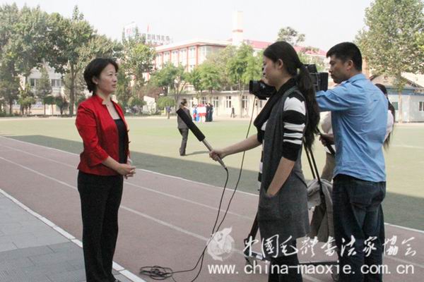中央电视台采访北京丰台区第五小学校长李磊