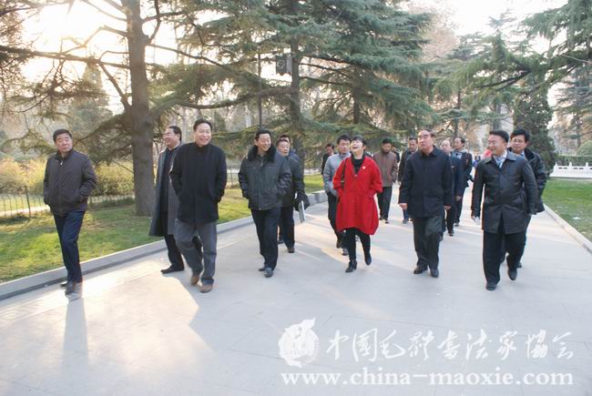 中国毛体书法家协会参观丛台公园