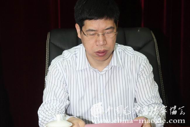 中央文献出版社总编杨茂荣