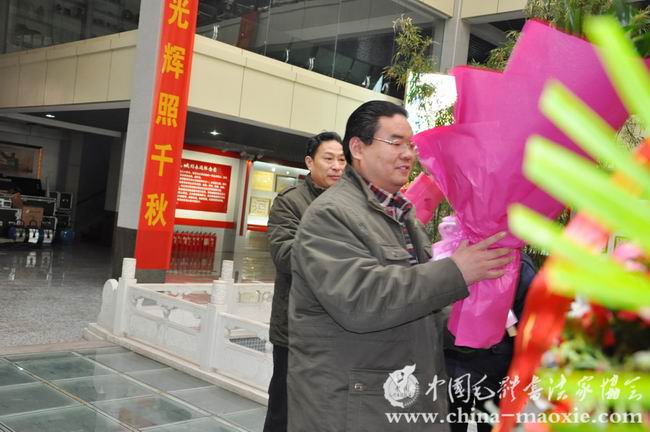 中国毛体书法家协会派代表参观毛主席纪念馆