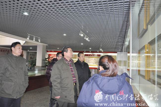 中国毛体书法家协会派代表参观毛主席纪念馆