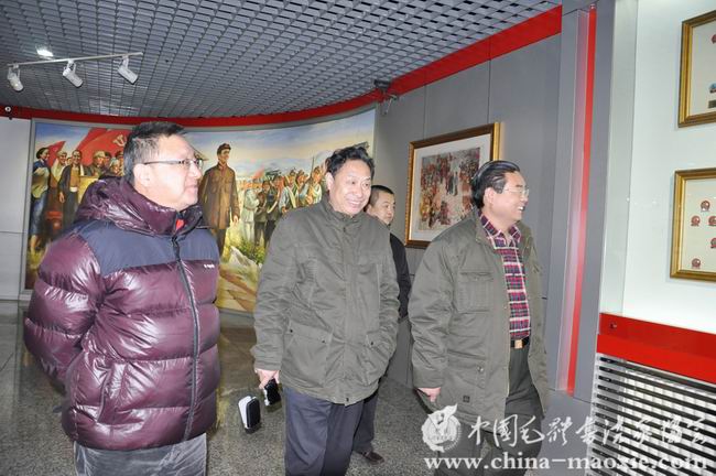 中国毛体书法家协会派代表参观毛主席纪念馆